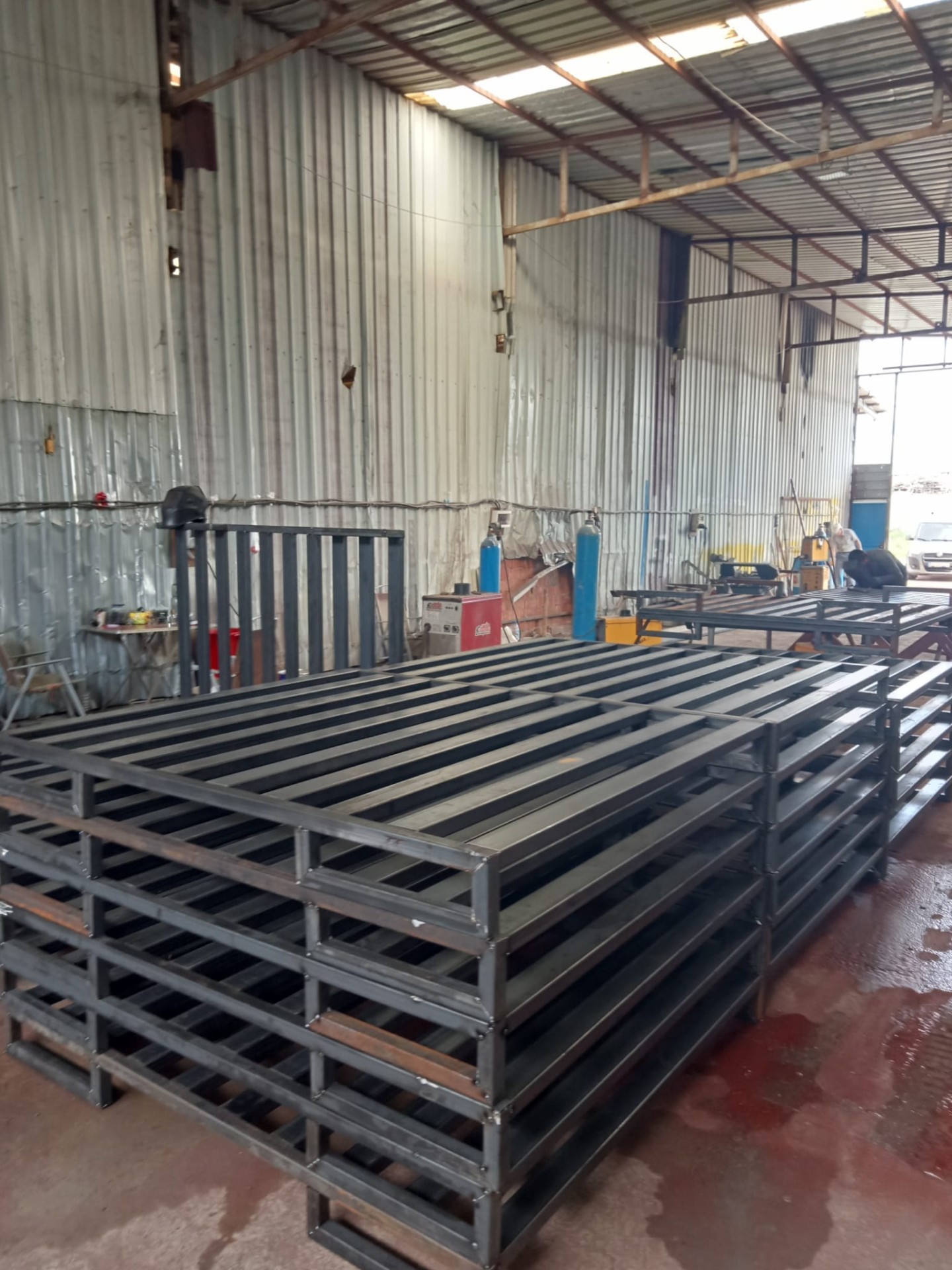 Metal Palet Nedir? Ahşap Paletlere Göre Avantajları